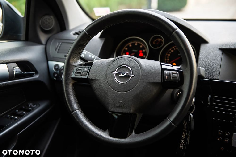 Opel Astra 1.6 Cosmo - 29