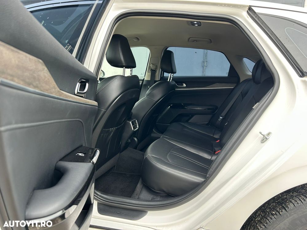 Kia K5 - 13