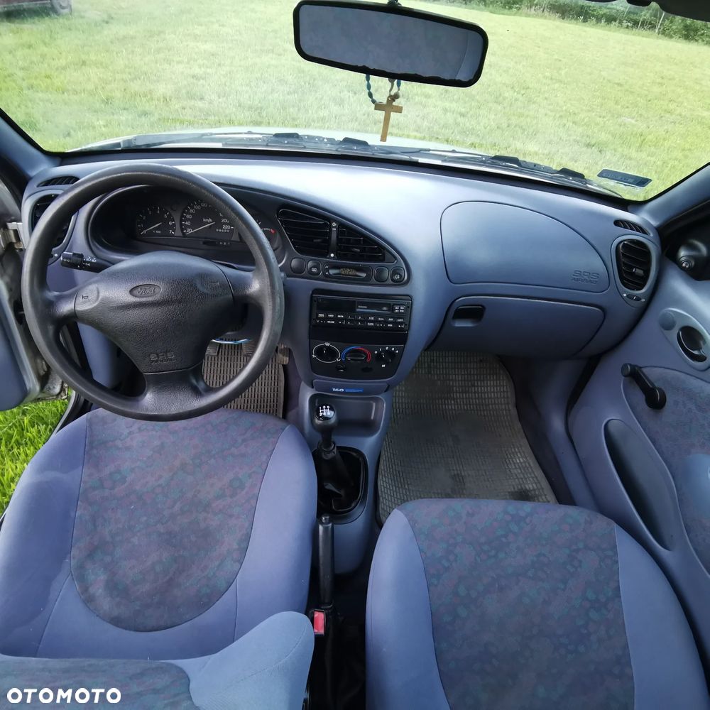 Ford Fiesta - 9