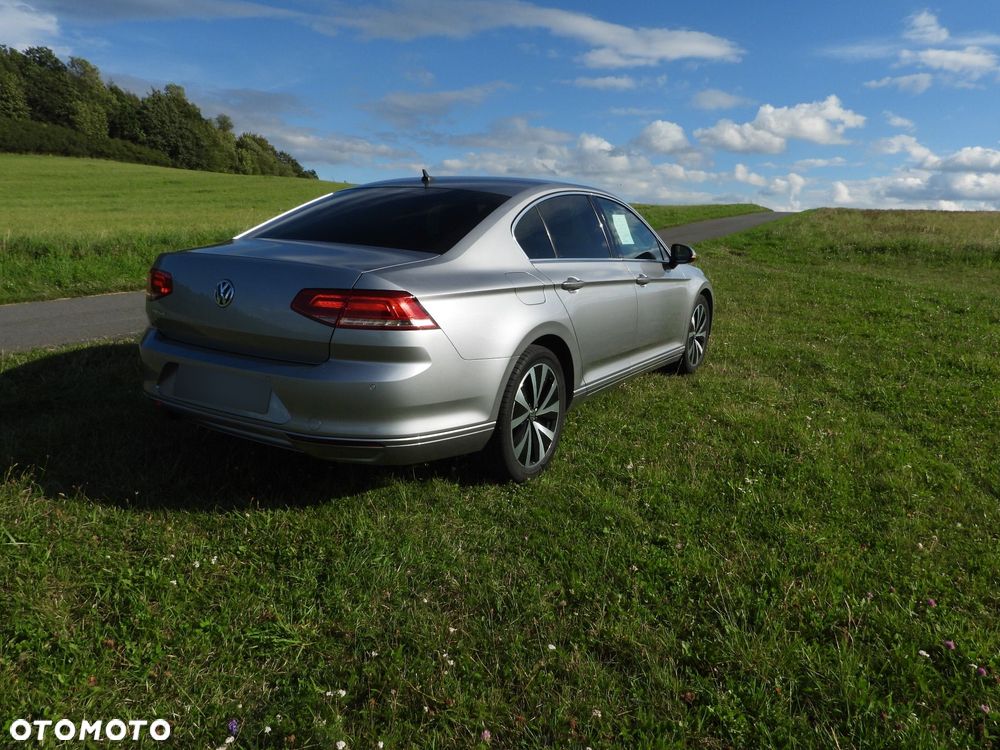 Volkswagen Passat 2.0 TDI BMT Comfortline - 12
