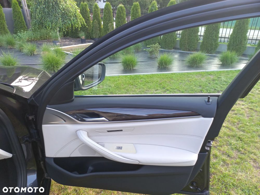 BMW Seria 5 520i - 12