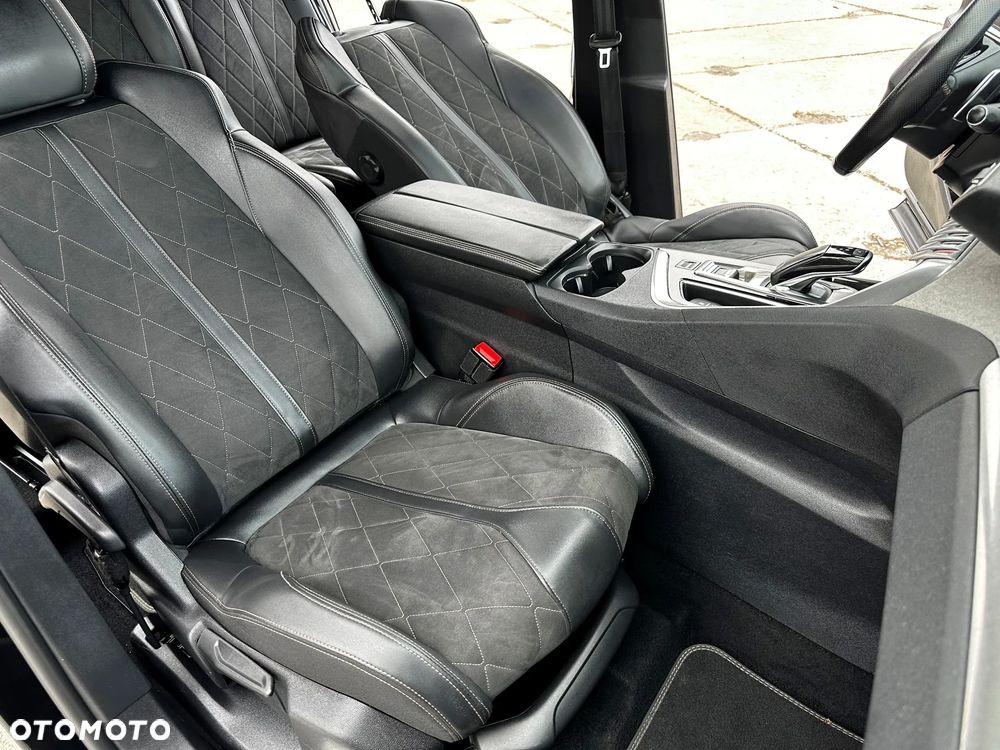 Peugeot 5008 BlueHDi 180 EAT8 GT Pack - 23