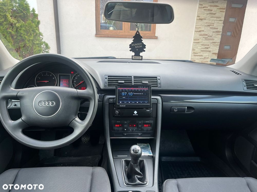 Audi A4 Limousine - 15