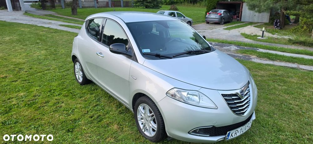 Lancia Ypsilon 1.2 8V Silver - 12