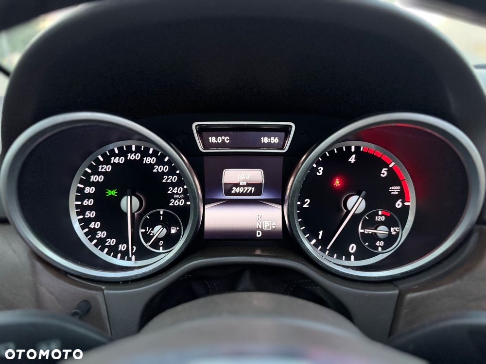 Mercedes-Benz ML 350 BlueTEC 4-Matic - 36