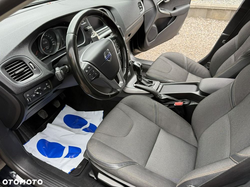 Volvo V40 Cross Country - 9