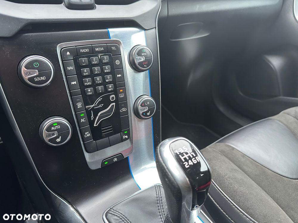 Volvo V40 D2 RDesign - 13