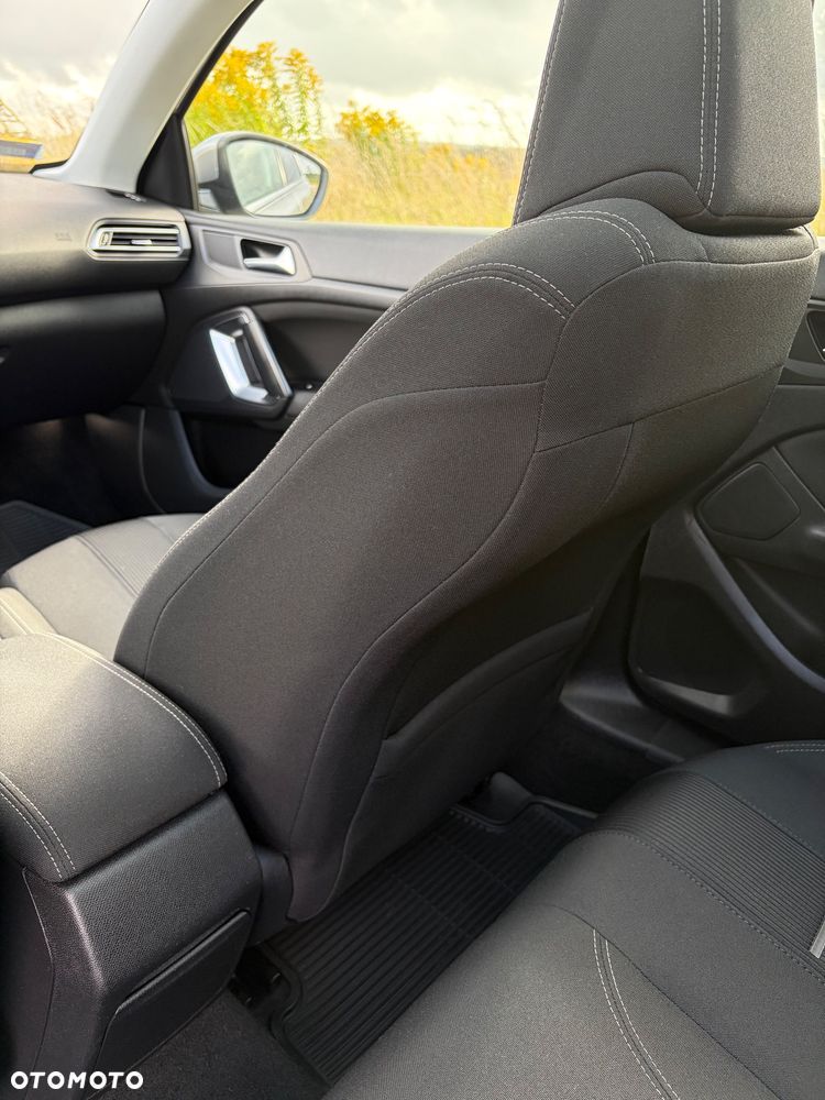 Peugeot 308 1.6 e-HDi Allure S&S - 16
