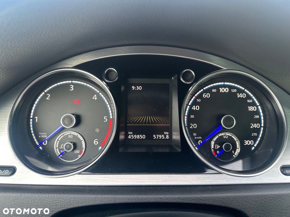 Volkswagen Passat 2.0 TDI Highline - 10