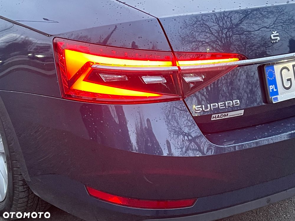 Skoda Superb 2.0 TDI SCR Ambition DSG - 33
