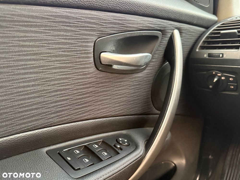 BMW Seria 1 118d DPF - 14