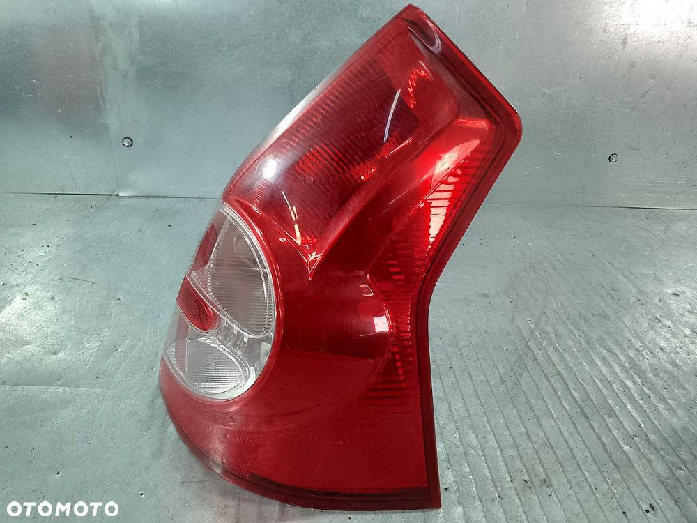 LAMPA TYLNA PRAWA DACIA SANDERO I 8200734824  62421002 HATCHBACK - 3