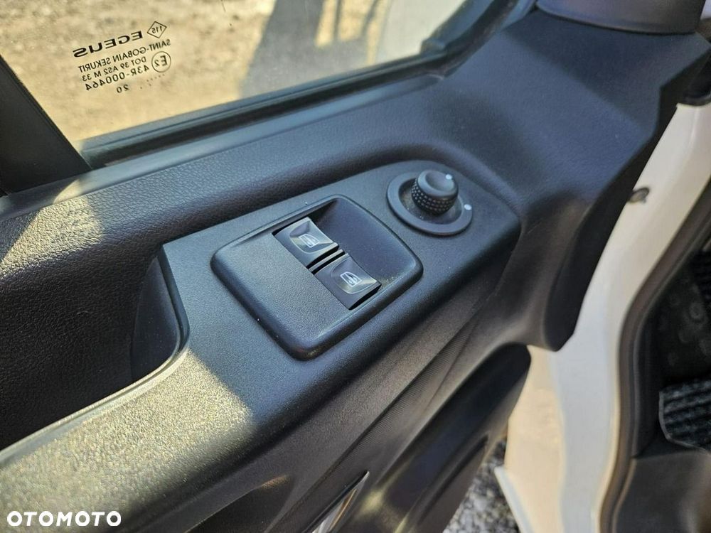 Renault Trafic - 18