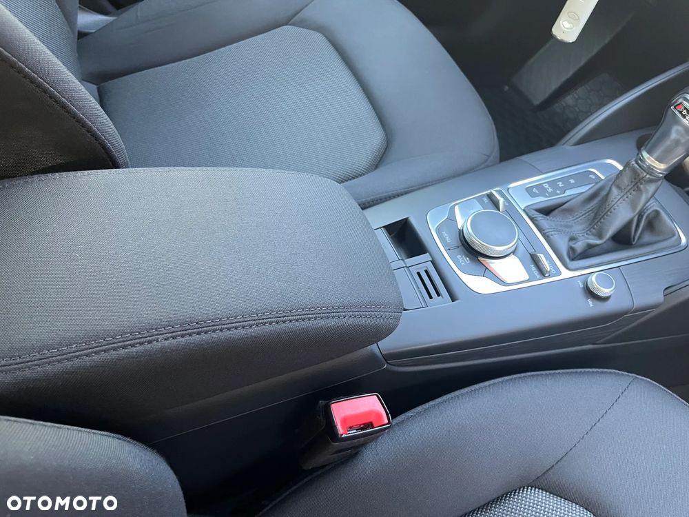 Audi A3 Sportback 1.5 TFSI cylinder on demand S tronic - 18