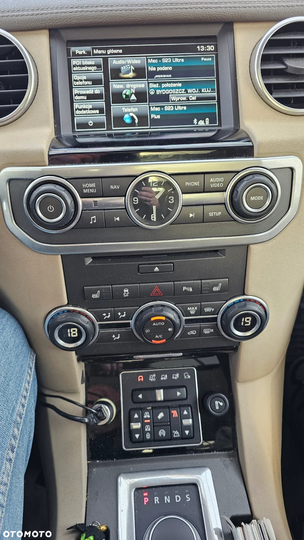 Land Rover Discovery IV 3.0 SD V6 HSE - 11