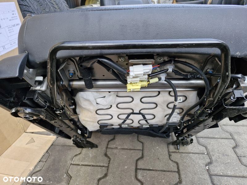 NISSAN LEAF I 1 FOTEL PASAŻERA PRAWY PRZÓD PRZEDNI SKÓRA - 11
