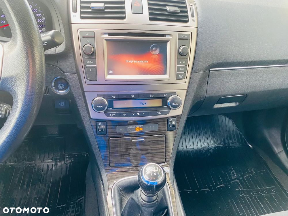 Toyota Avensis 2.0 D-4D Sol - 18