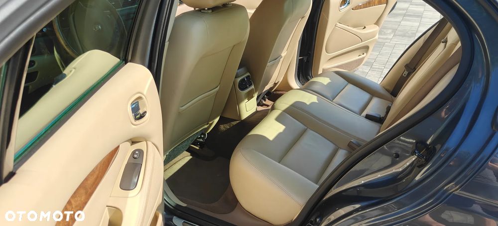 Jaguar S-Type 3.0 V6 Executive - 17