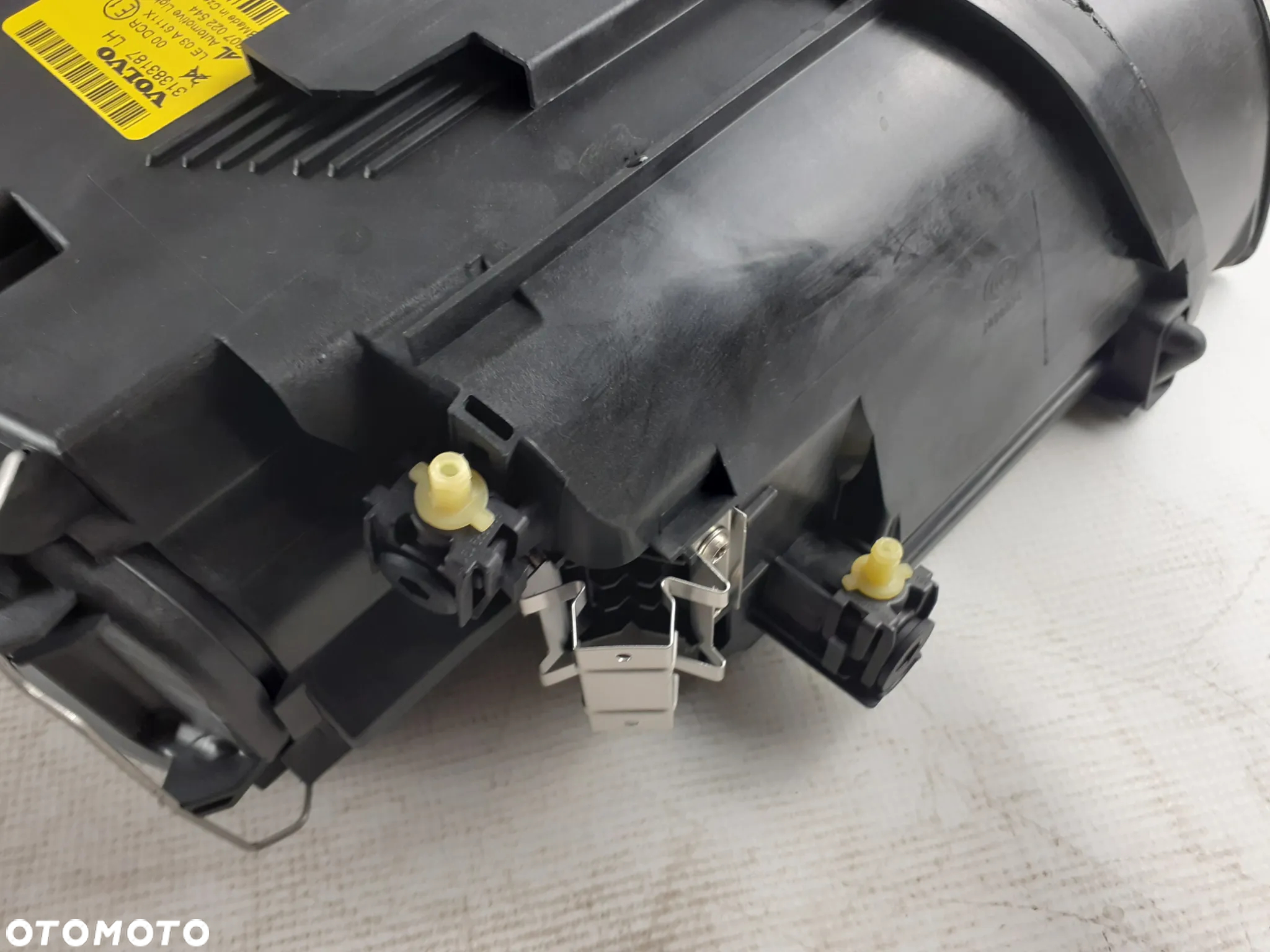 Volvo C70 06-13r Lampa lewa xenon - 5