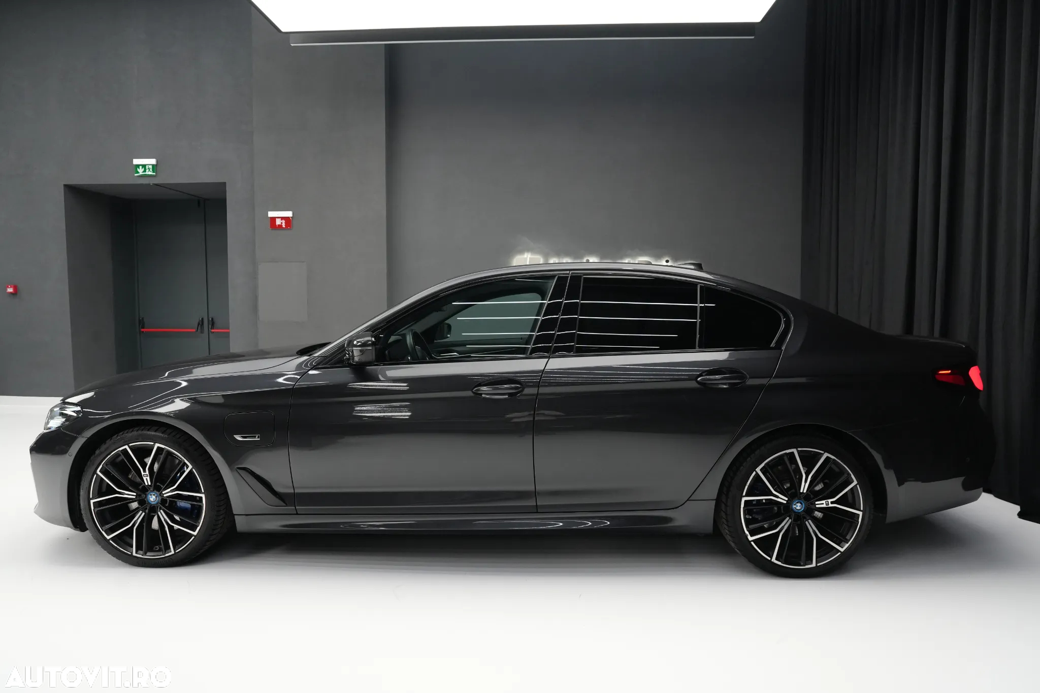 BMW Seria 5 545e xDrive AT PHEV - 13