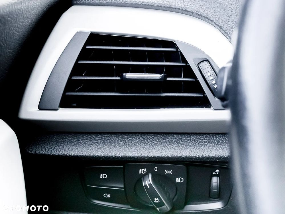 BMW Seria 1 - 25