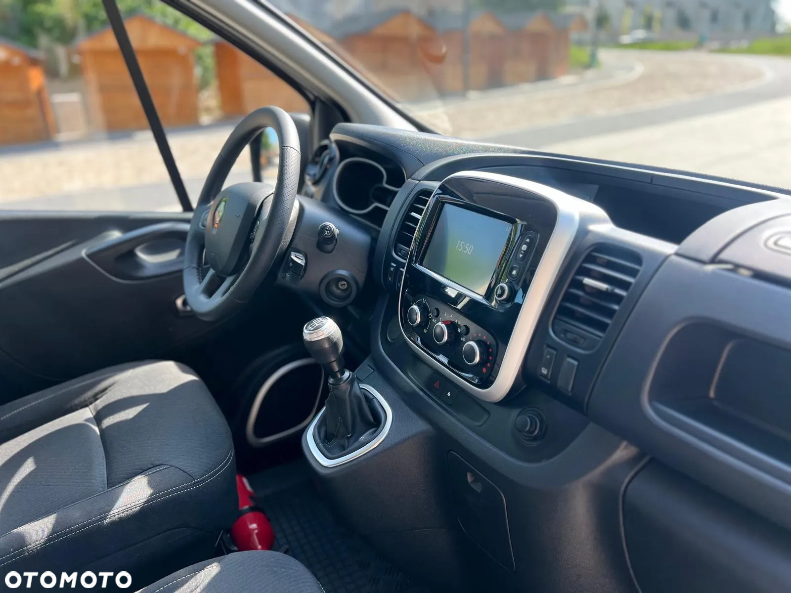 Renault Trafic L2H1 / 2.0 DCI / Brygadówka / 6 osób / - 32