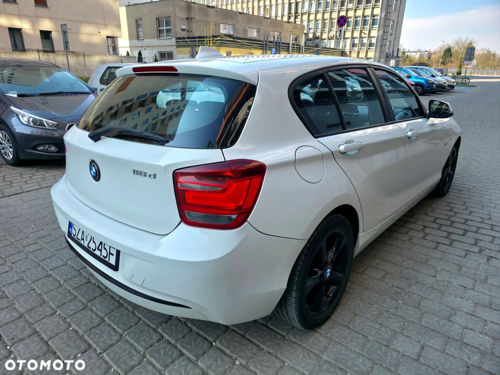 BMW Seria 1 118d Sport Line - 4