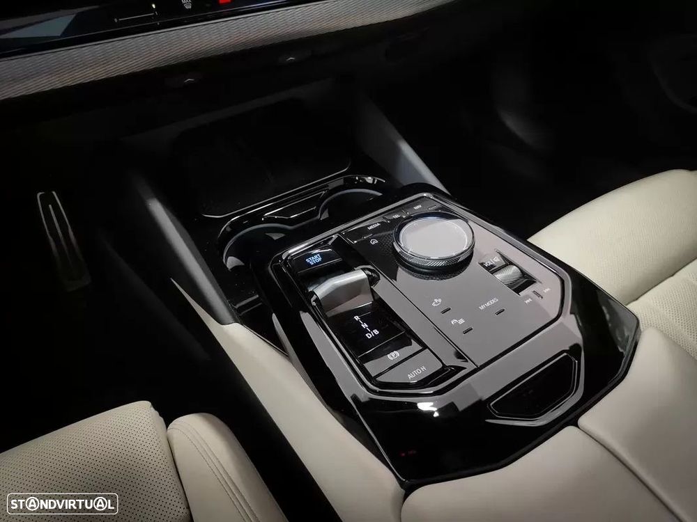 BMW i5 Touring eDrive40 - 47