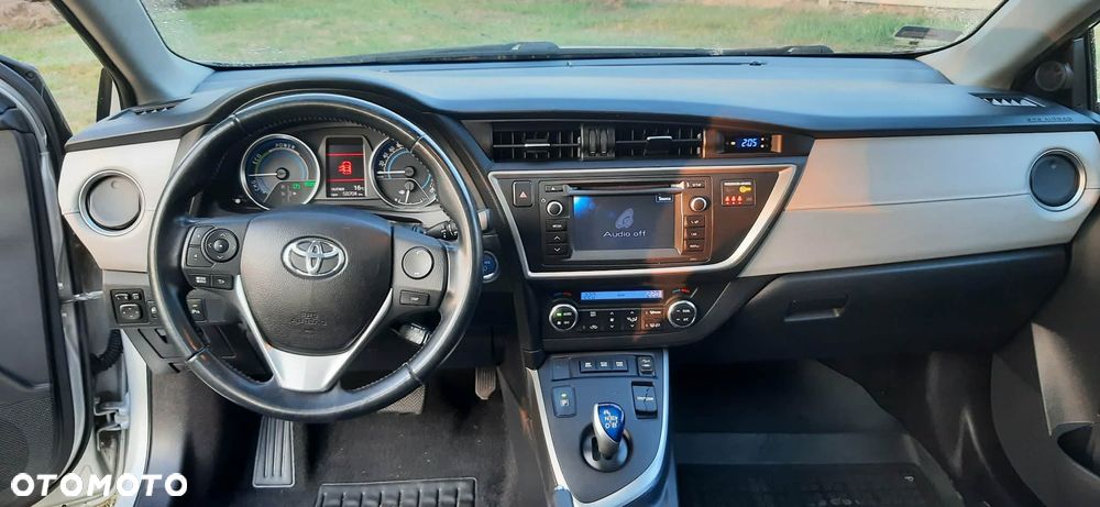 Toyota Auris 1.8 HSD Luna - 10