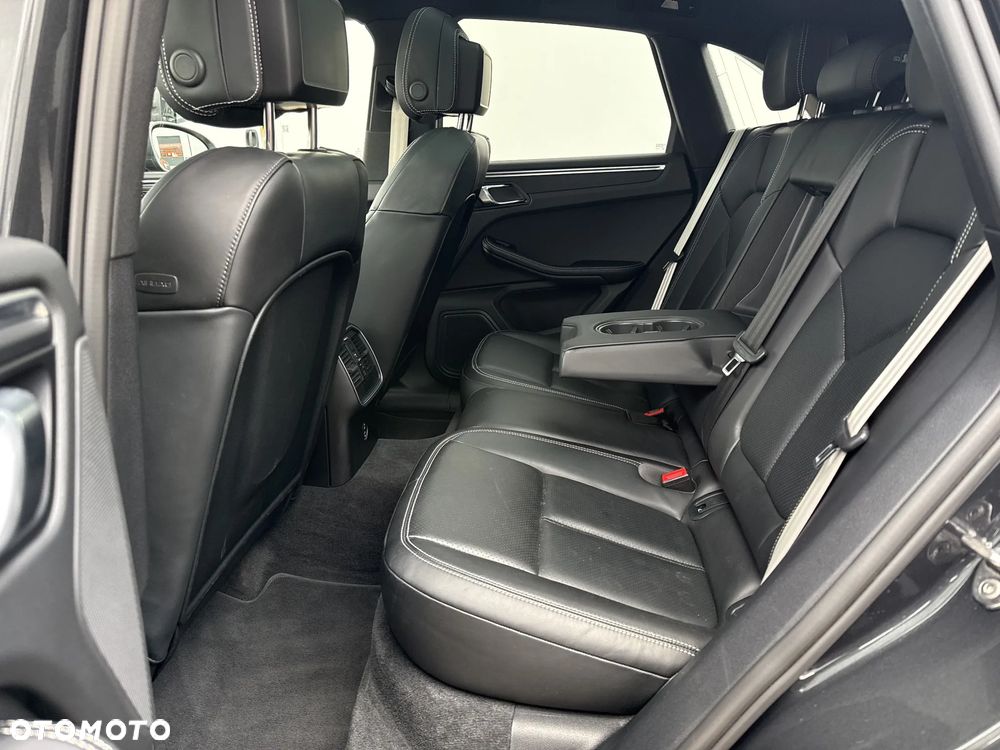 Porsche Macan T - 15
