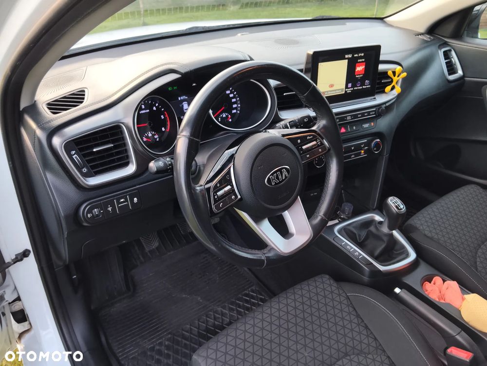 Kia Ceed - 21