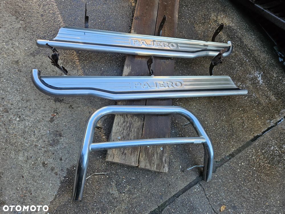 Orurowanie-- Kangur, Podstopnie boczne Mitsubishi Pajero III