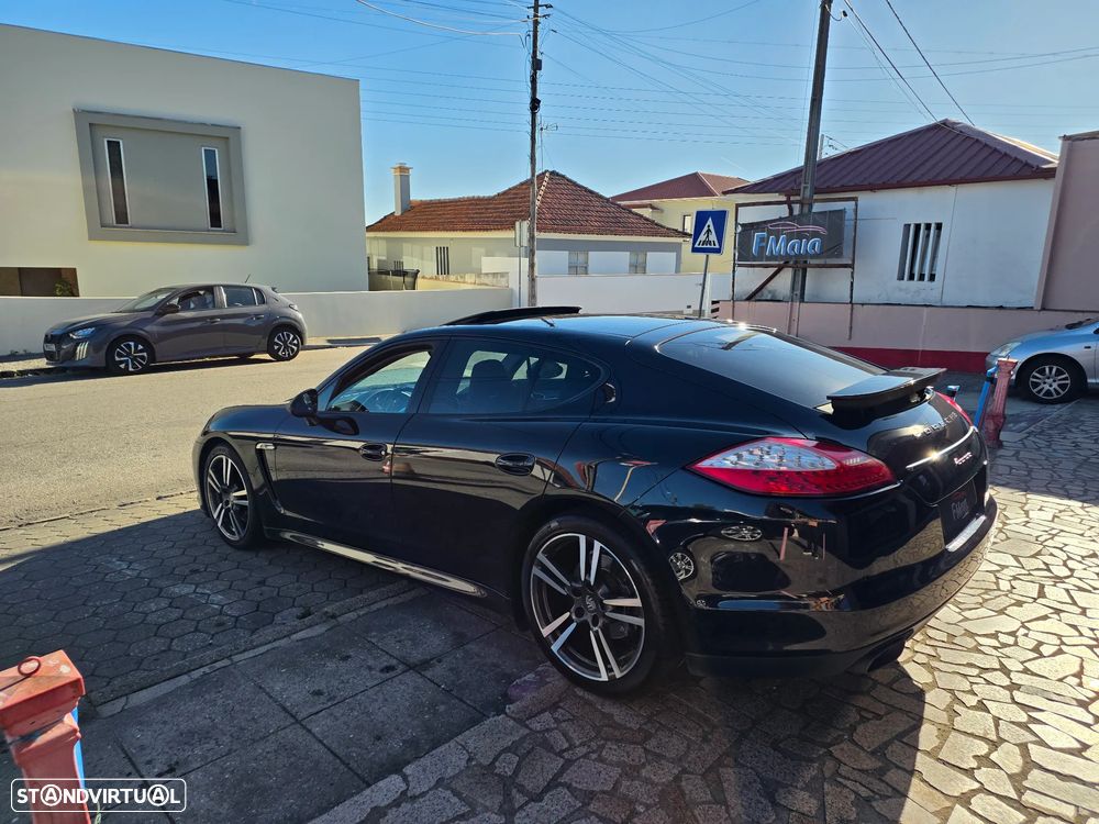 Porsche Panamera 3.0 V6 - 8