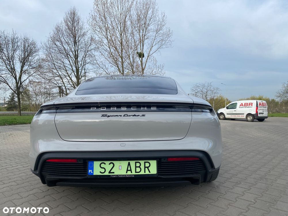 Porsche Taycan - 8