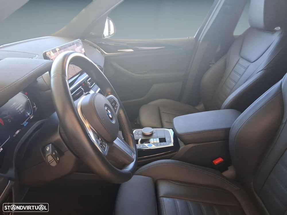 BMW iX3 M Sport Impressive - 10