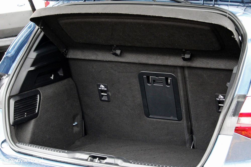 Ford Focus 1.0 EcoBoost MHEV ST-Line - 12