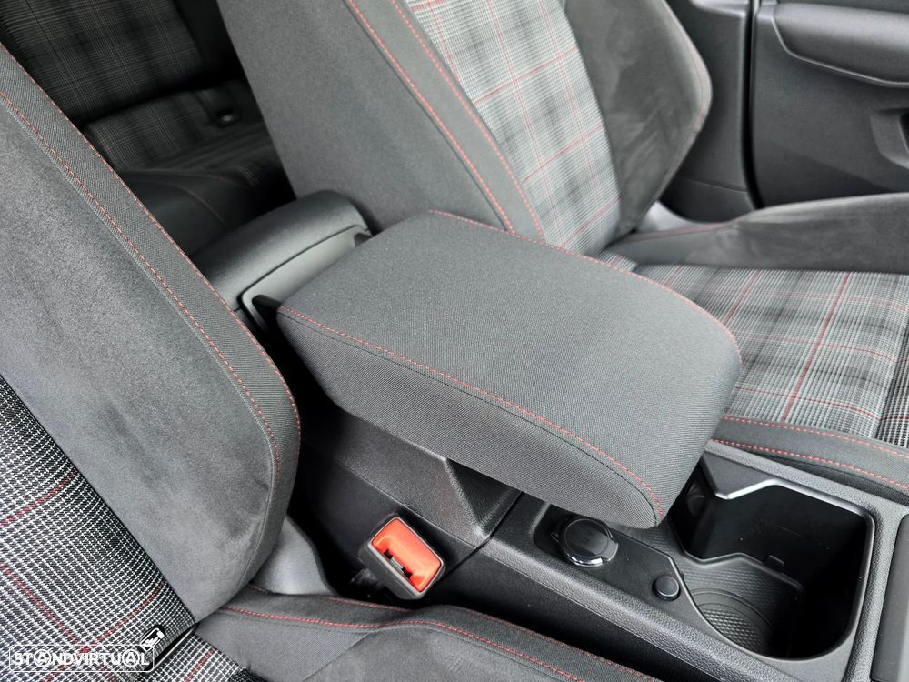 VW Golf 2.0 TSI GTI DSG - 35