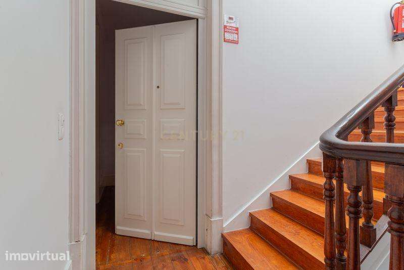Apartamento T2 com 2 WC, Vista desafogada, Areeiro, Lisboa. Prédio com - Grande imagem: 2/49