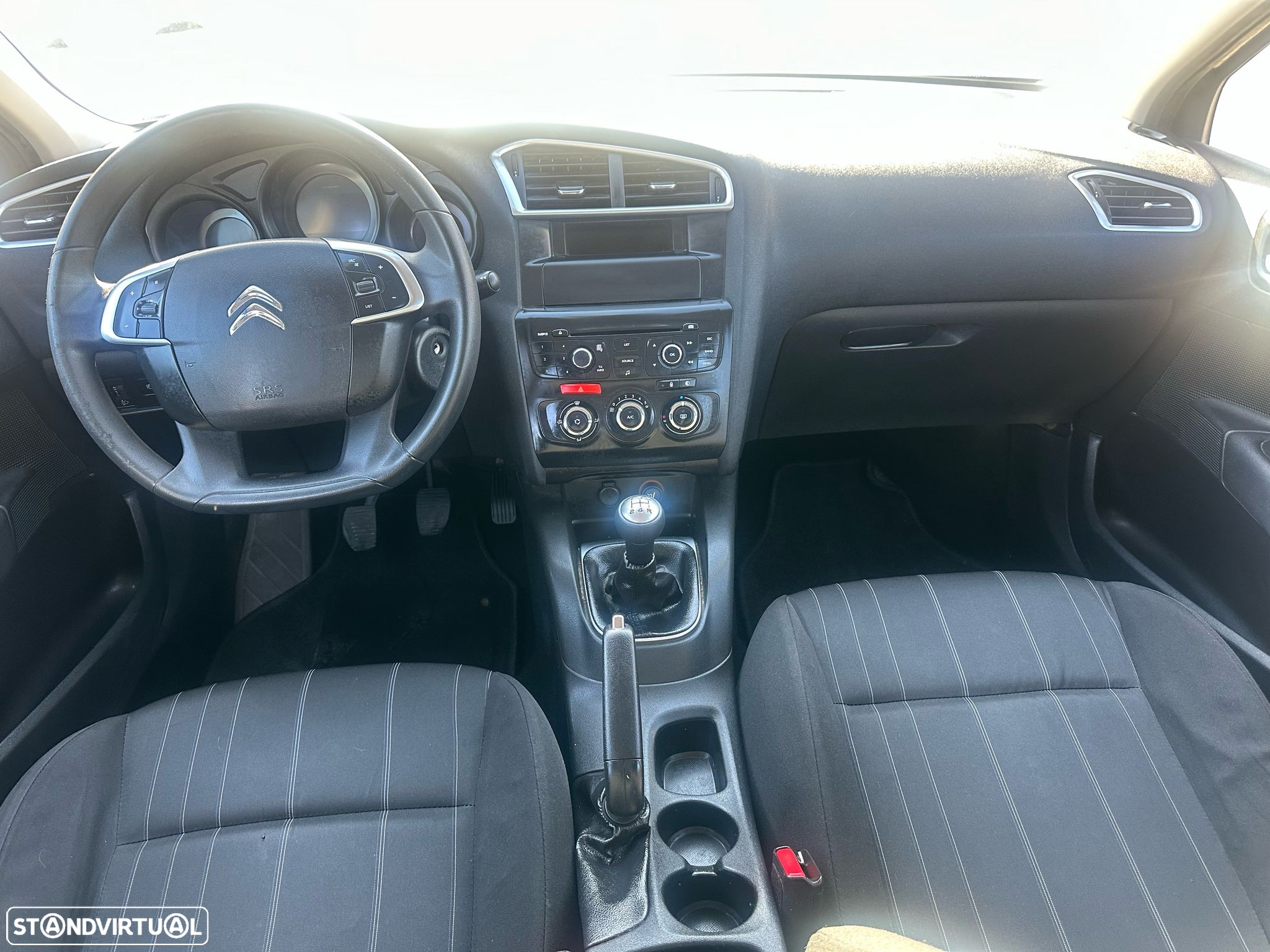 Citroën C4 1.6 HDi Attraction - 23