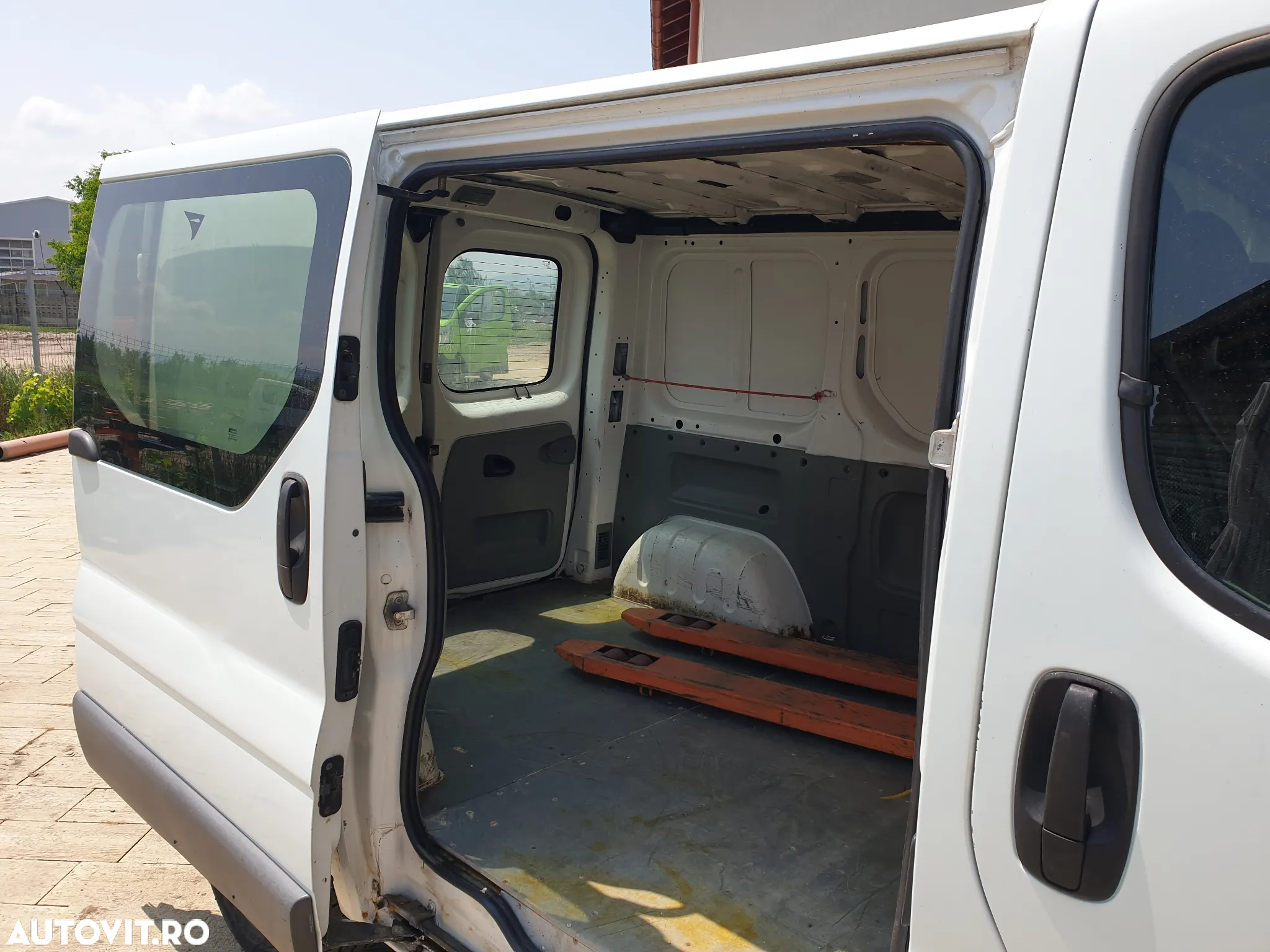 Renault Trafic - 4