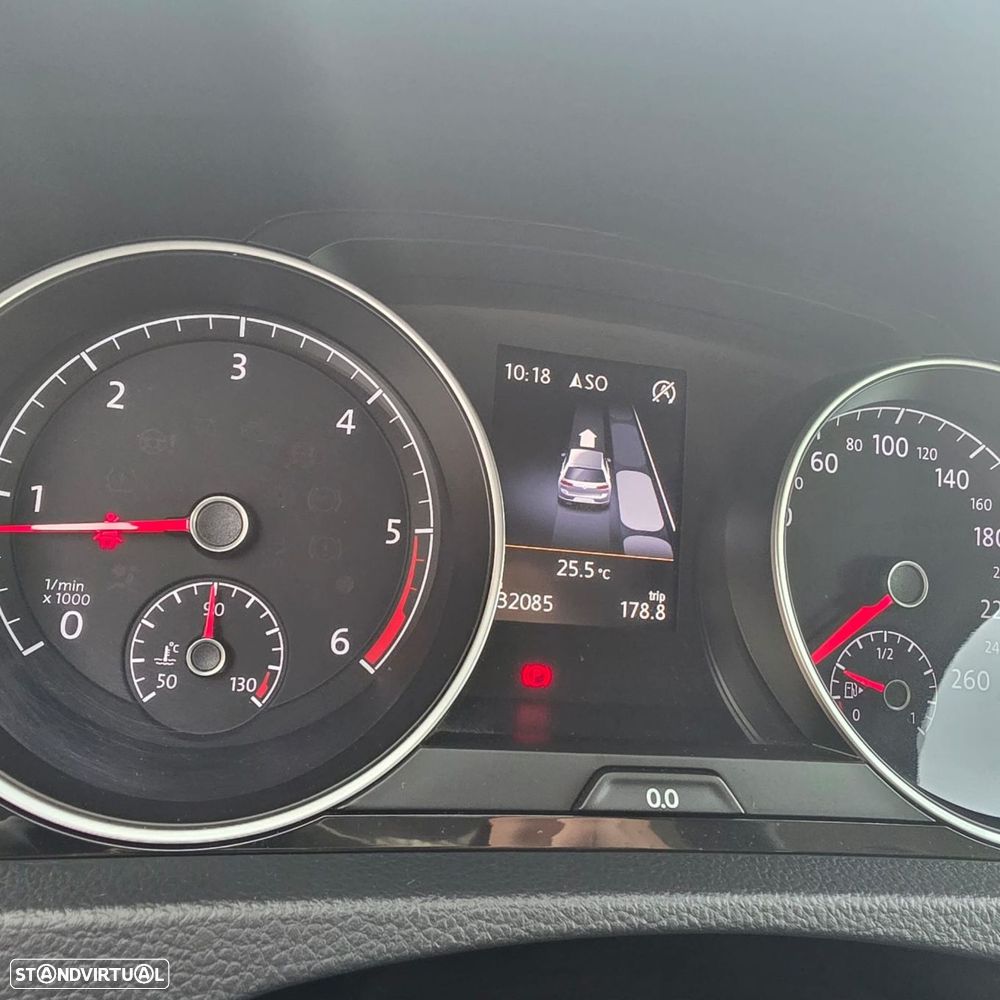 VW Golf 1.6 TDi Highline - 7