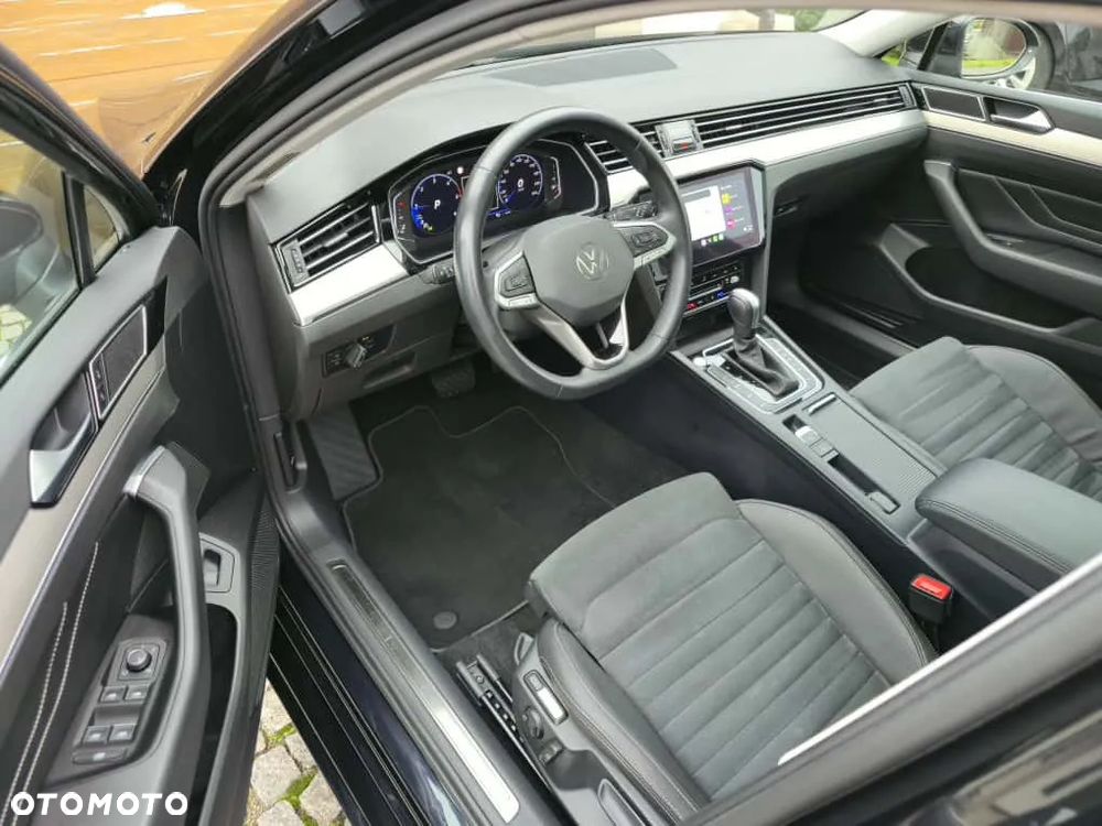 Volkswagen Passat 2.0 TDI SCR Elegance DSG - 14