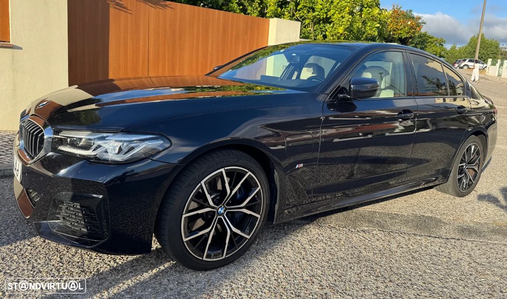 BMW 530 e Pack Desportivo M - 1