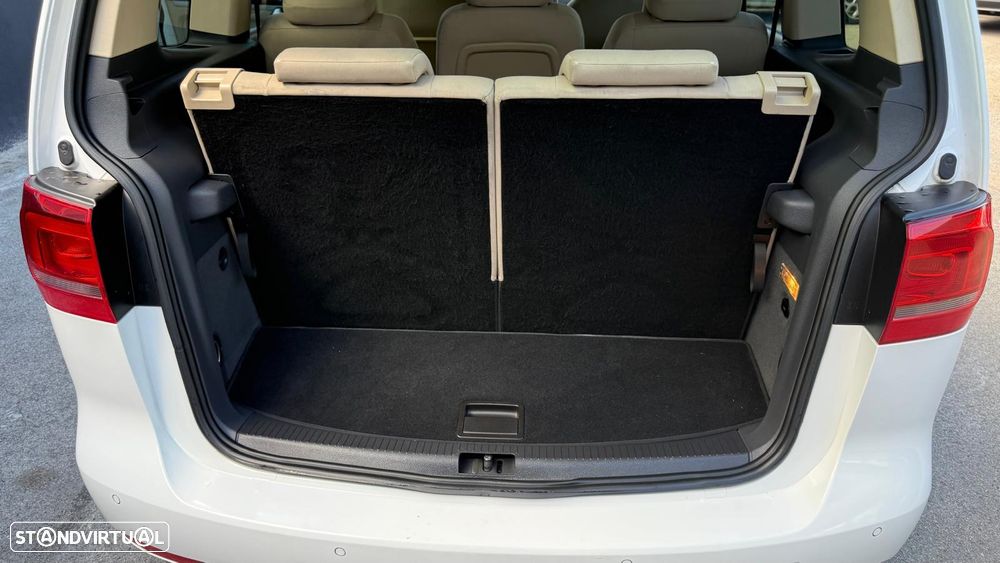 VW Touran 1.6 TDI DPF Highline - 9