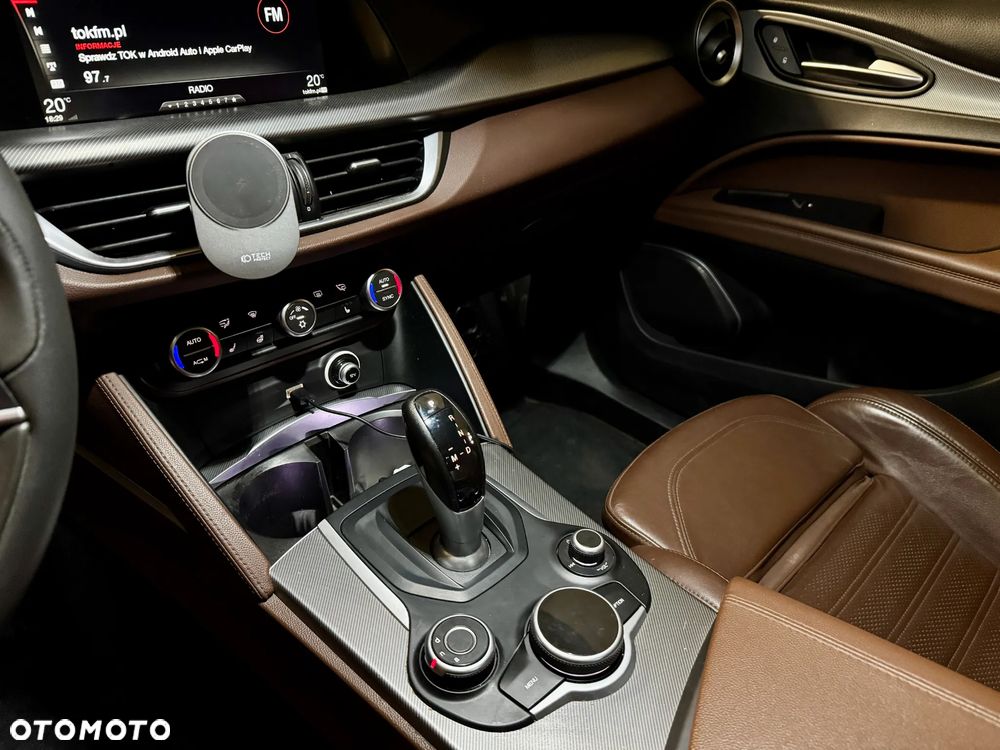 Alfa Romeo Stelvio - 12