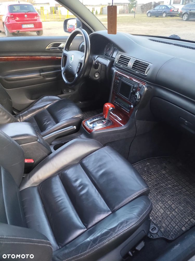 Skoda Superb 2.8 V6 Platinum - 35