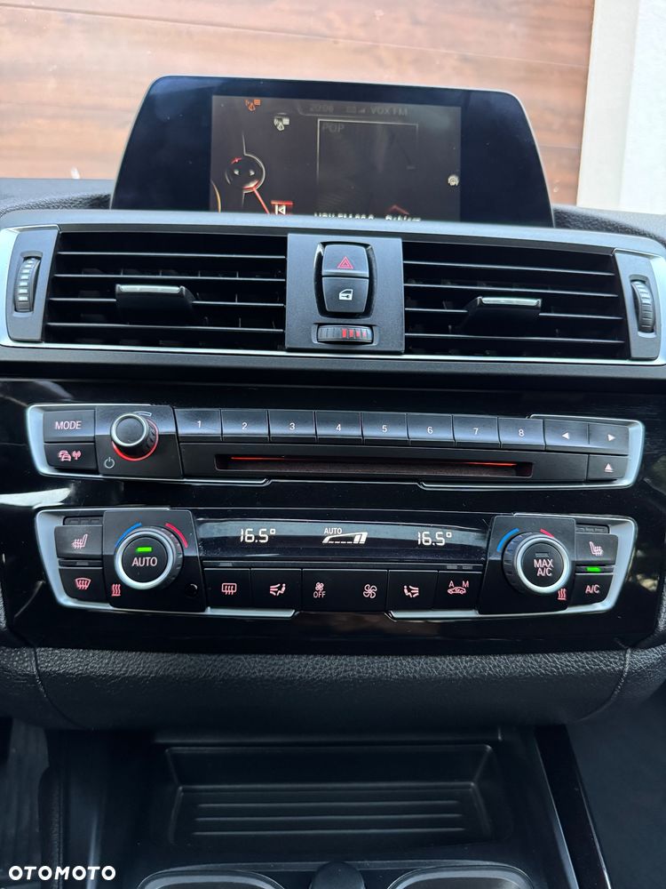 BMW Seria 1 120d Sport Line - 34