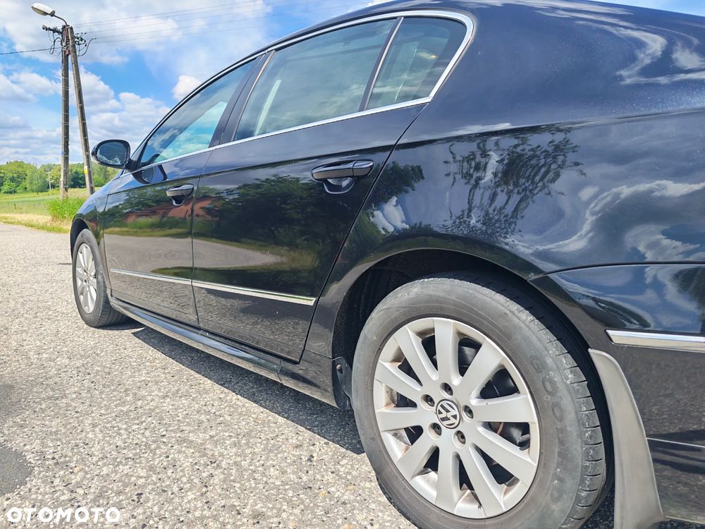 Volkswagen Passat 2.0 TDI Comfortline - 11