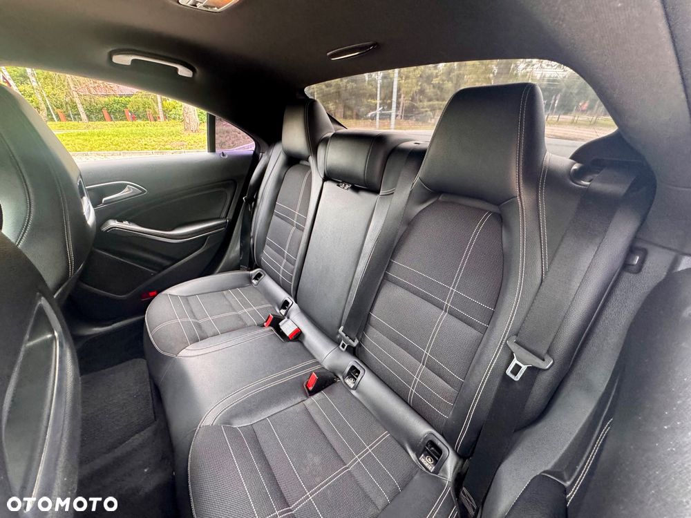 Mercedes-Benz CLA 200 AMG Line - 9