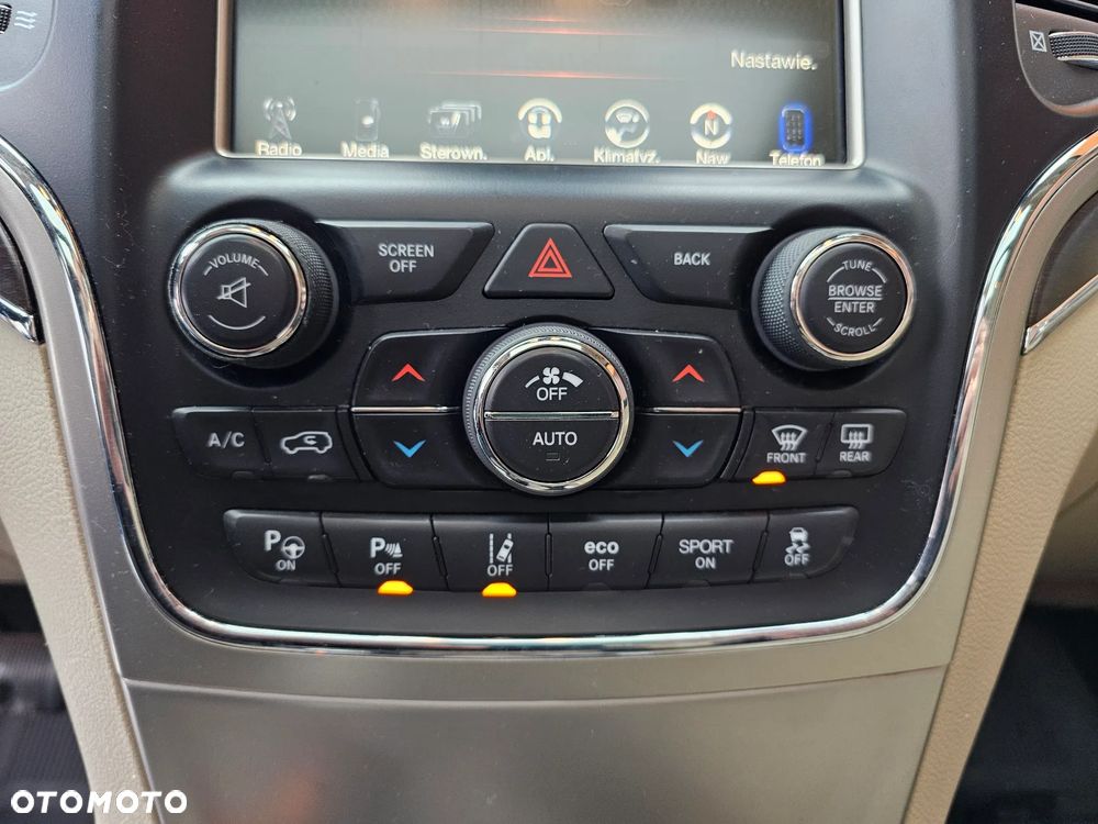 Jeep Grand Cherokee - 28